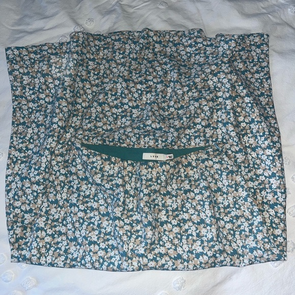 The Latest Scoop Floral Midi Skirt - Picture 2 of 8